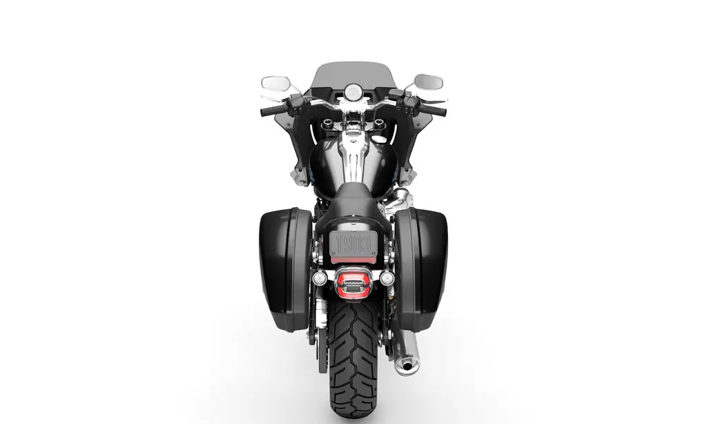 Harley-Davidson Low Rider ST von 2026 von hinten, beide Koffer montiert